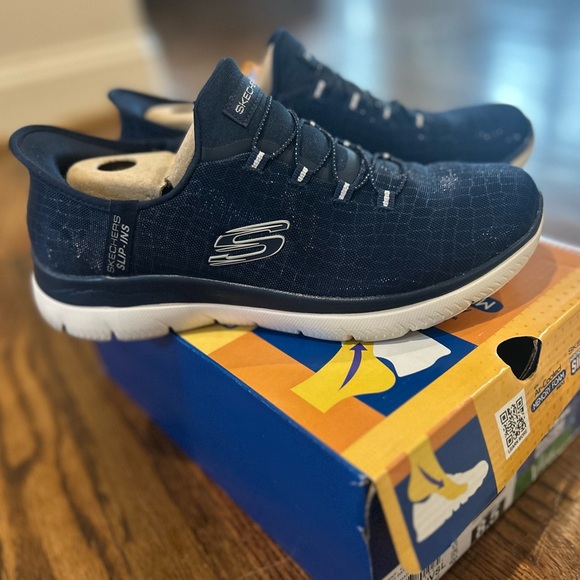 Skechers Women’s Hands Free Slip-ins Summits Classy Night 8.5 NWT - Picture 2 of 8